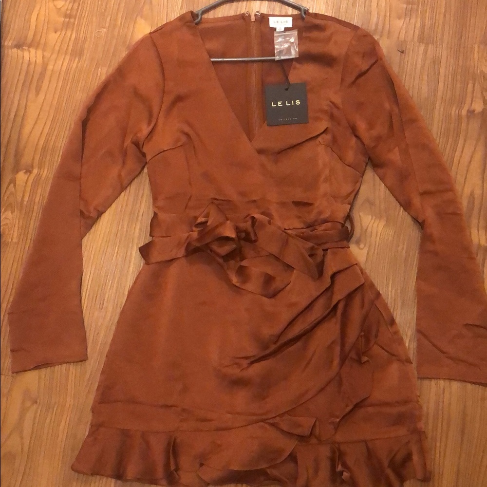 BEAUTIFUL Brown tie romper! Size small BNWT